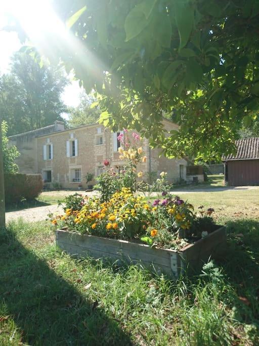 Meuble 2/4 Personnes Villa Noaillac Exterior foto